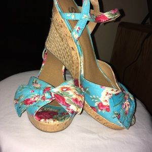 💥Platform Wedge Sandals- Size 9 1/2 Medium - EUC